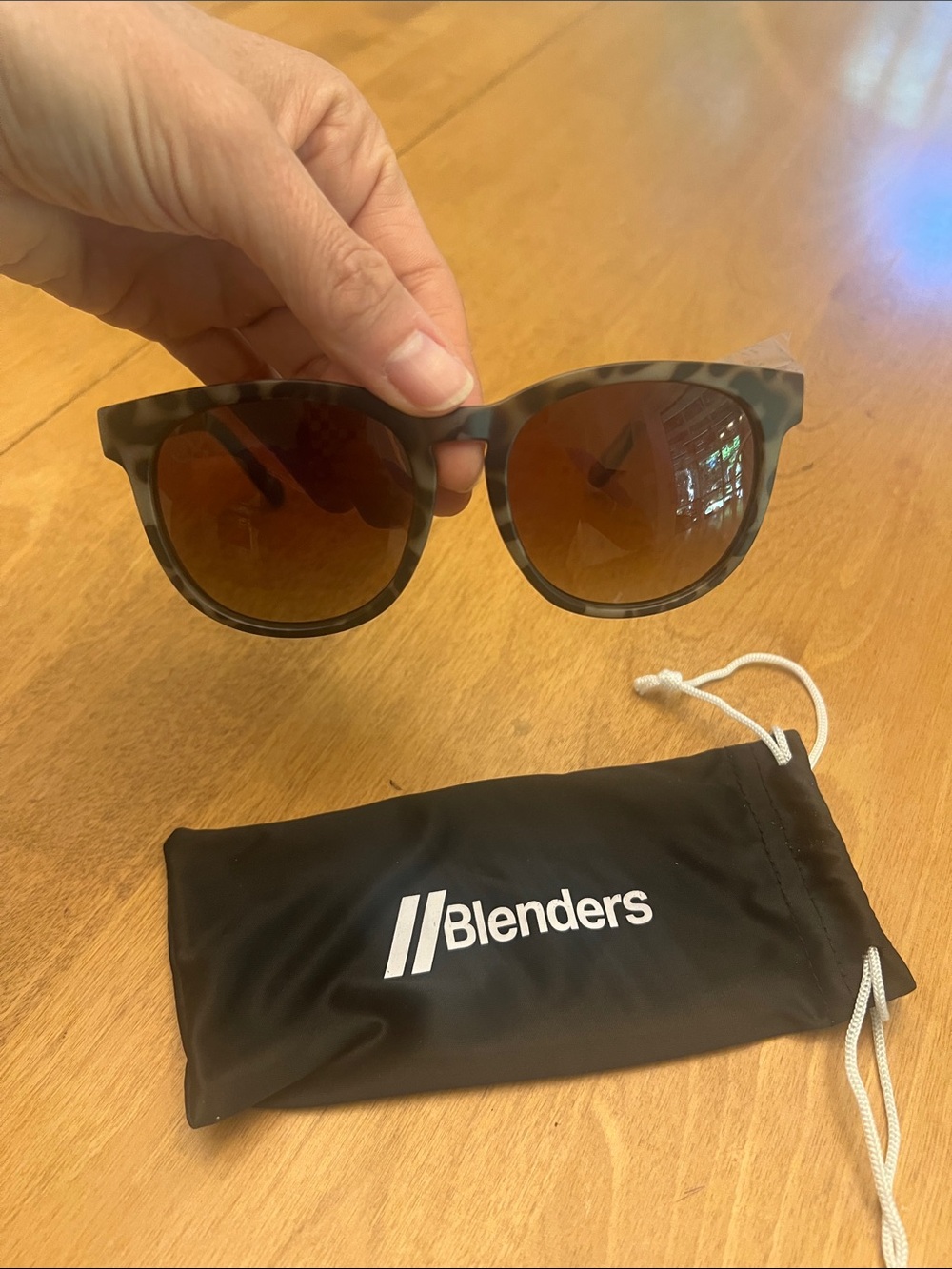 BLENDERS EYEWEAR H Series Tiger Mark Sunglasses — Brown Tortoise - Picture 4 of 6
